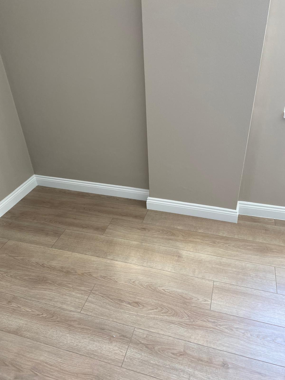 Kuzey Parke tarafından döşenmiş açık tonlu laminat parke